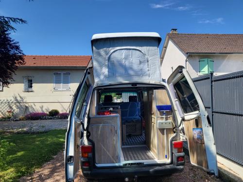 Confection et pose d'une toile isolée de VW T5 WESTAFALIA