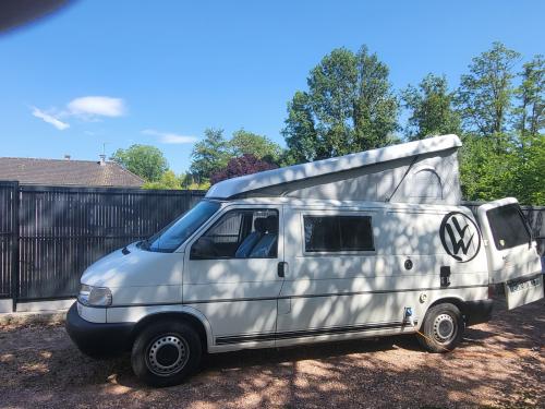 Confection et pose d'une toile isolée de VW T5 WESTAFALIA