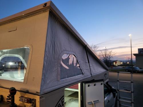 toile isolée de cellule à toit relevable